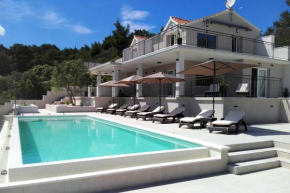 Seaside apartments with a swimming pool Mudri Dolac, Hvar - 10432